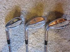LEFTIES GREAT SHAPE 52/56/60 CLEVELAND WEDGE SET