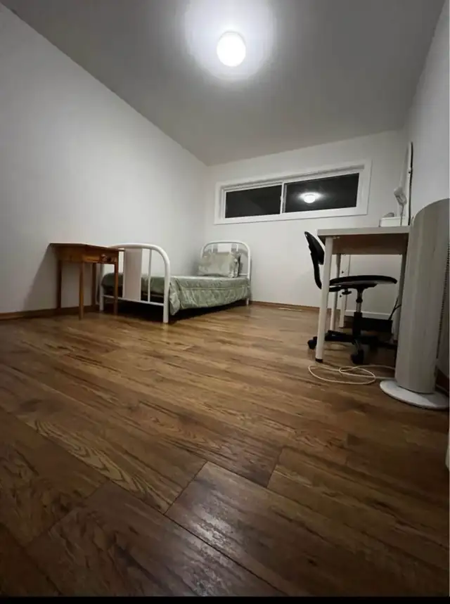 Room for Rent - 5 minutes walk to MRU