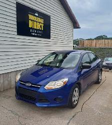 2012 Ford Focus SUPER-LOW KM MANUAL SHIFT