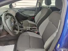 2012 Ford Focus SUPER-LOW KM MANUAL SHIFT - Photo 7