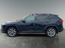 2020 Toyota RAV4 XLE - Photo 2