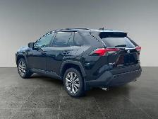 2020 Toyota RAV4 XLE - Photo 4