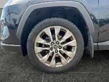 2020 Toyota RAV4 XLE - Photo 11
