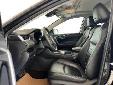2020 Toyota RAV4 XLE - Photo 12