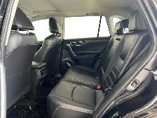 2020 Toyota RAV4 XLE - Photo 14