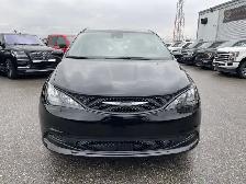2025 Chrysler Grand Caravan SXT/3.6L/V6/LEATHER/B.CAM/P.DOORS/H. - Photo 2