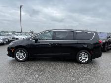 2025 Chrysler Grand Caravan SXT/3.6L/V6/LEATHER/B.CAM/P.DOORS/H. - Photo 4