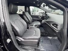 2025 Chrysler Grand Caravan SXT/3.6L/V6/LEATHER/B.CAM/P.DOORS/H. - Photo 10
