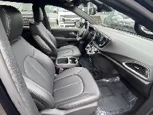 2025 Chrysler Grand Caravan SXT/3.6L/V6/LEATHER/B.CAM/P.DOORS/H. - Photo 11