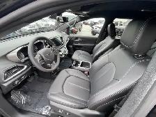 2025 Chrysler Grand Caravan SXT/3.6L/V6/LEATHER/B.CAM/P.DOORS/H. - Photo 17