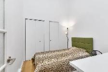 Luxury 4 ½ Condo (750 sq ft) with 12ft Ceilings | Quartier des S - Photo 8