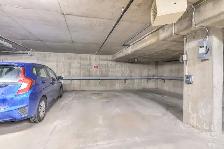 Luxury 4 ½ Condo (750 sq ft) with 12ft Ceilings | Quartier des S - Photo 10