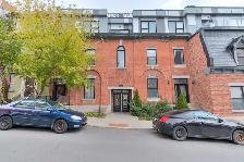 Luxury 4 ½ Condo (750 sq ft) with 12ft Ceilings | Quartier des S - Photo 11