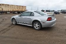 2001 Ford Mustang Coupe - Photo 2