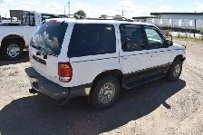 1998 Ford Explorer XLT 4-Door 4WD - Photo 3