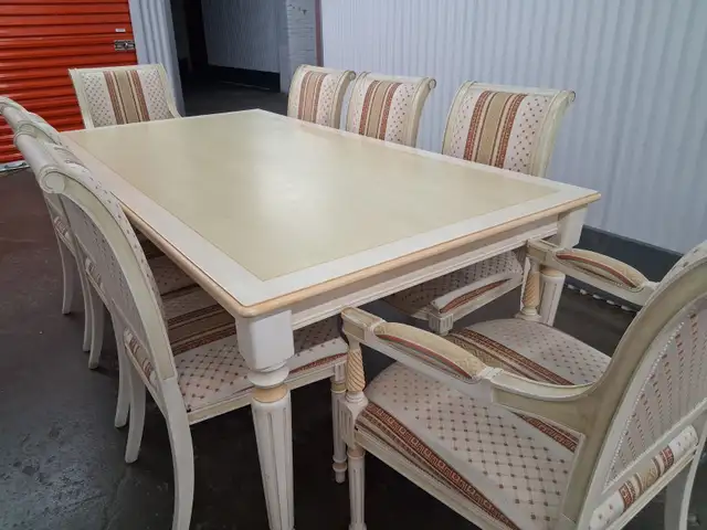 Vintage Dining Set with 8 Chairs