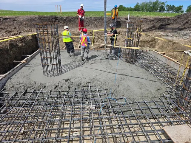 Journeyman Carpenters, Apprentice, and Experienced in Concrete