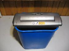 6 Sheet Paper Shredder, with Basket - Photo 9
