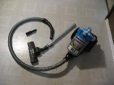 BISSELL Compact Canister Vacuum Cleaner. LIKE NEW - Photo 10