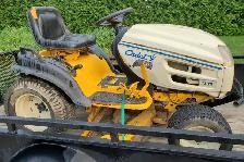 1212H Cub cadet Lawn Tractor NO Engine - Photo 2