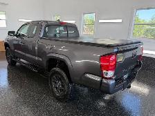 2016 Toyota Tacoma SR  Rear wheel drive - Photo 2