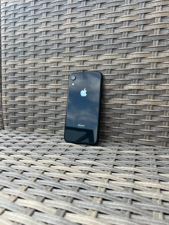 iPhone XR - Black