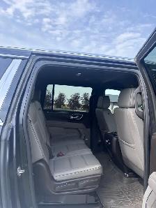 2023 Yukon XL Diesel w/ mait & warranty - Photo 5