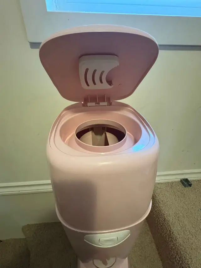 Playtex Diaper Genie Complete (Good Condition))