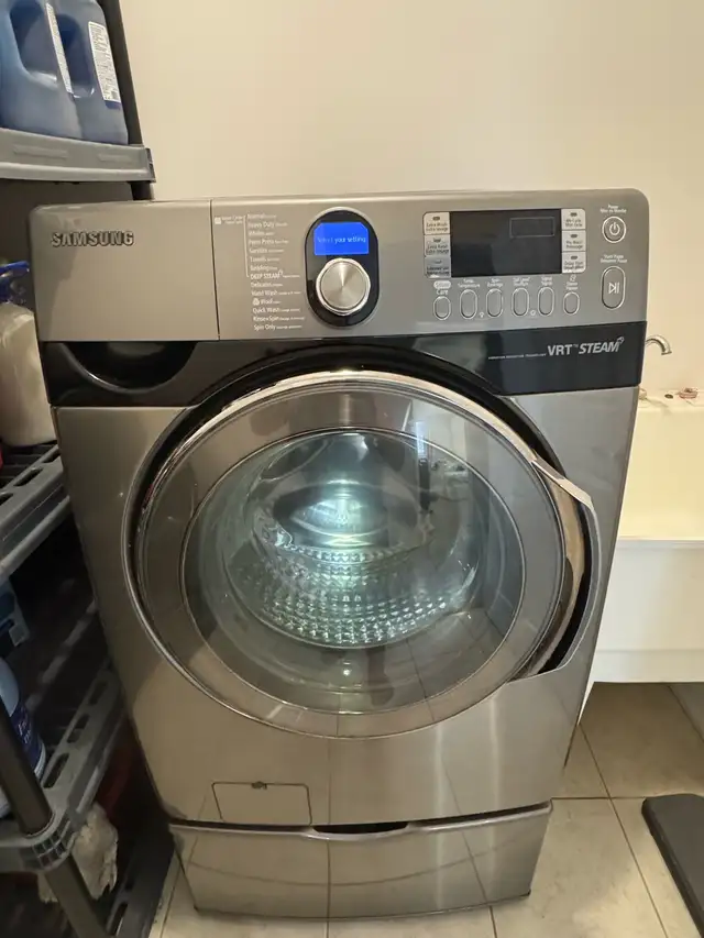 Beautifully Maintained Samsung Washer & Dryer Set — With Pedesta