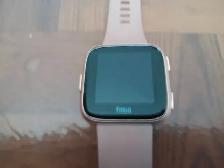 Fitbit Versa (1st Gen) Smartwatch FB505 Rose Gold - Photo 2