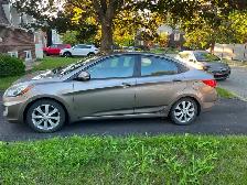 Hyundai Elantra - Photo 3