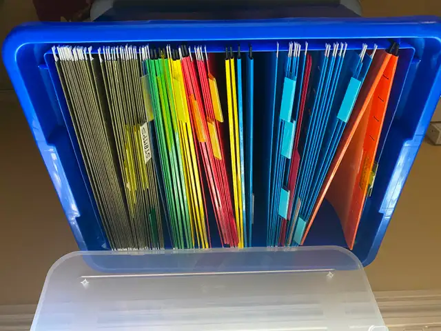 HANGING  FILES and CONTAINERS