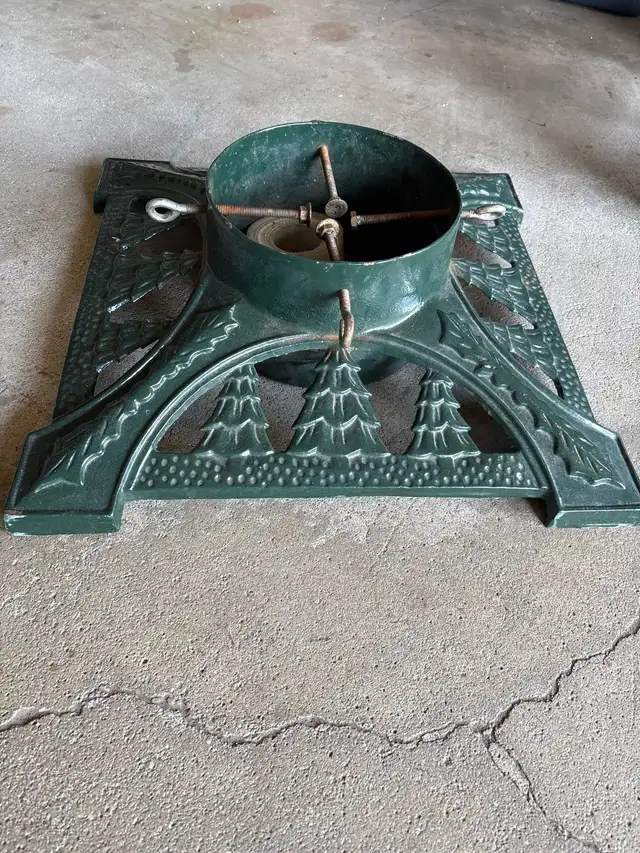 HEAVY DUTY  Christmas tree stand metal