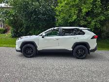 2019 Toyota RAV4 Limited Sunroof REMOTE START,Leather Heated / v