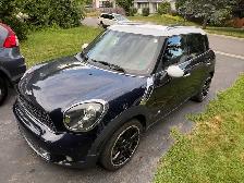 14 Mini Countryman  Low kms!