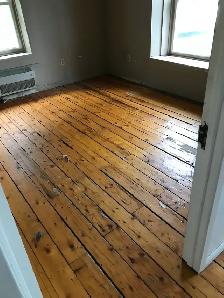 Charming 2-Bedroom House for Sale in Belleville - Photo 2