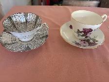 2 Teacups  and matching saucers - Photo 3