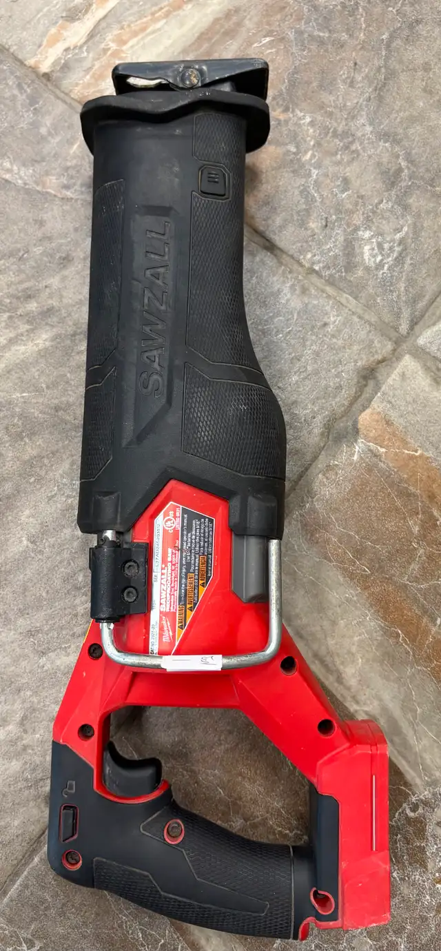 Cordless Milwaukee 2821-20 Reciprocating Sawzall