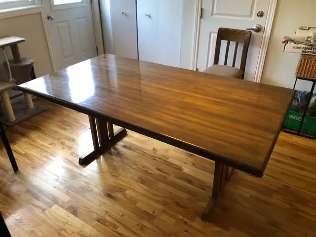 Ensemble de table à manger en bois