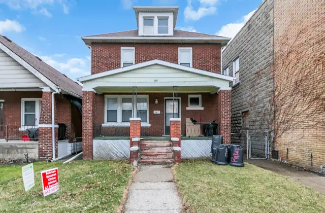 Brick 2StoreyHome with Garage Big 6Bed 3Bath For Sale in Winds