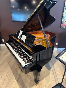 Steinway Spirio Model M grand piano - Demo model
