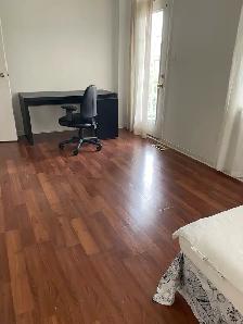 Furnished Room with Shared Shower. walking distance to York UNIV - Photo 5