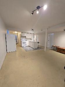 Appartement à louer S/SOL 4 1/2 tout inclus: - Photo 3