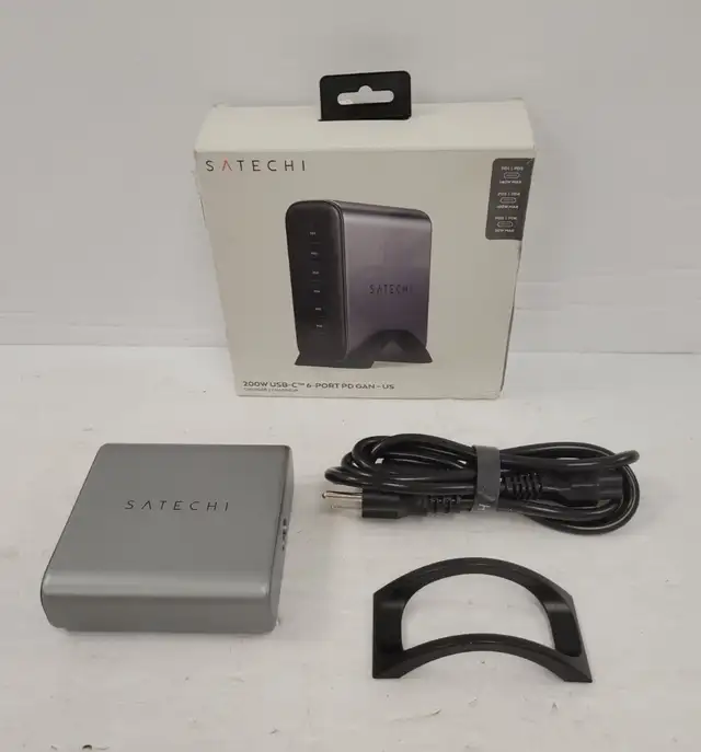 (B436) Satechi ST-C200GM USB-C Port