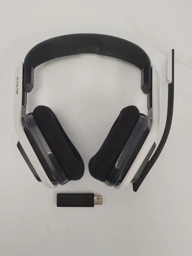 (B445) Astro A20 Headphones