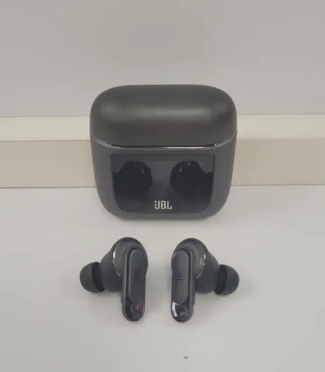 (B450) JBL Tour Pro 2 Earbuds