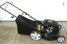 YARDWORKS REAR BAG GAS LAWNMOWER - Photo 2