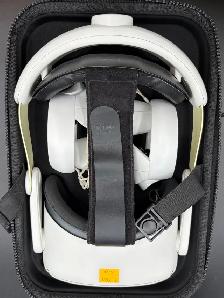 128GB Metaquest 2 VR Console with Controllers in Travel Case - Photo 2