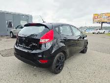 2011 Ford Fiesta Manual Hatchback Well Maintained - Photo 4