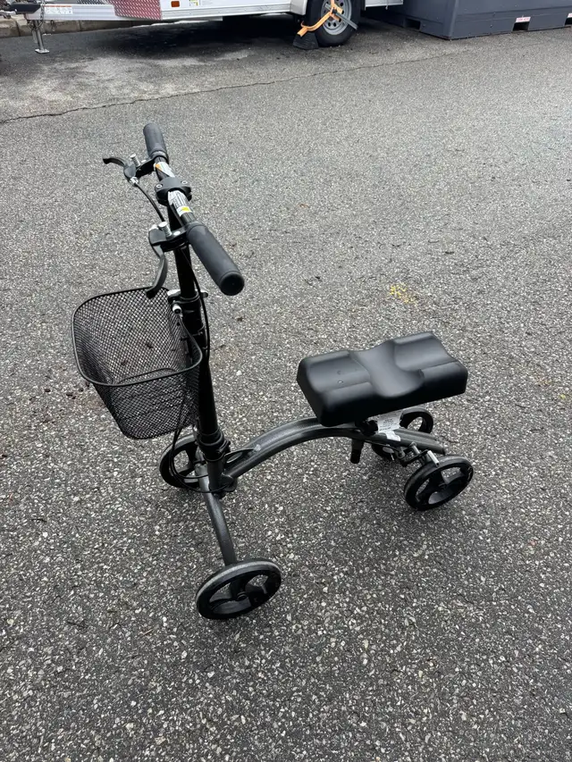 DRIVE MEDICAL KNEE WALKER DELIVERY INCLUDED